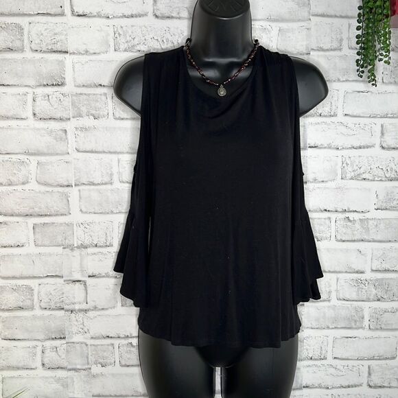 NYTT Black Open Shoulder Flared Sleeve Top Shirt Size Medium Boho Hippie - Picture 1 of 7